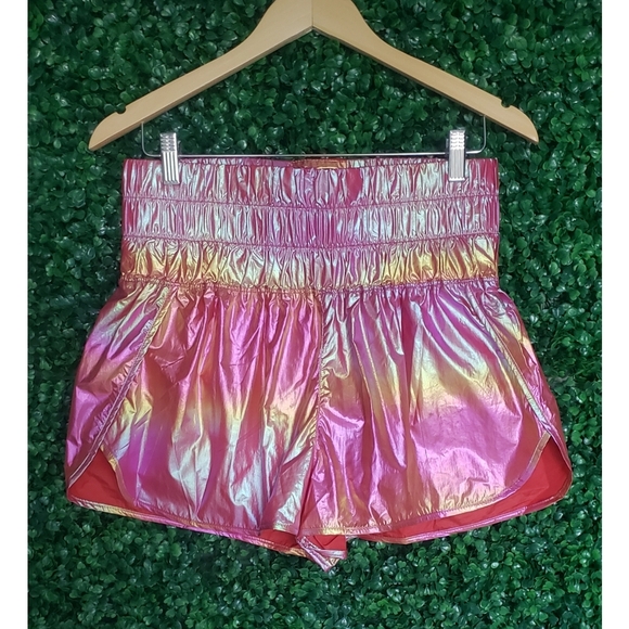 11. NWOT Anthropologie Free People Movement Way Home Shine Shorts - Picture 2 of 6